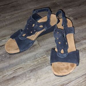 Bjorndal navy blue strap sandals Sz 9 NWOT